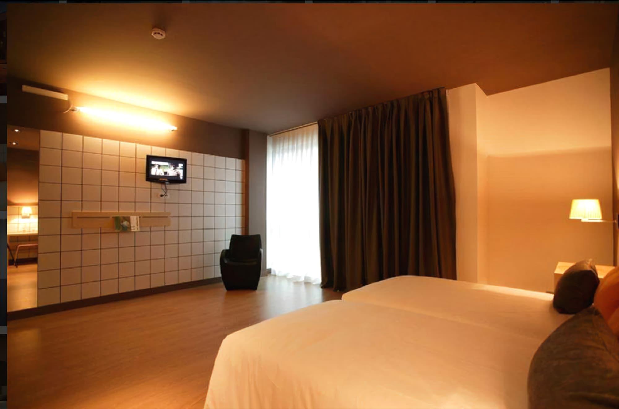 Ele Hotelandgo Arasur Miranda de Ebro Eksteriør billede